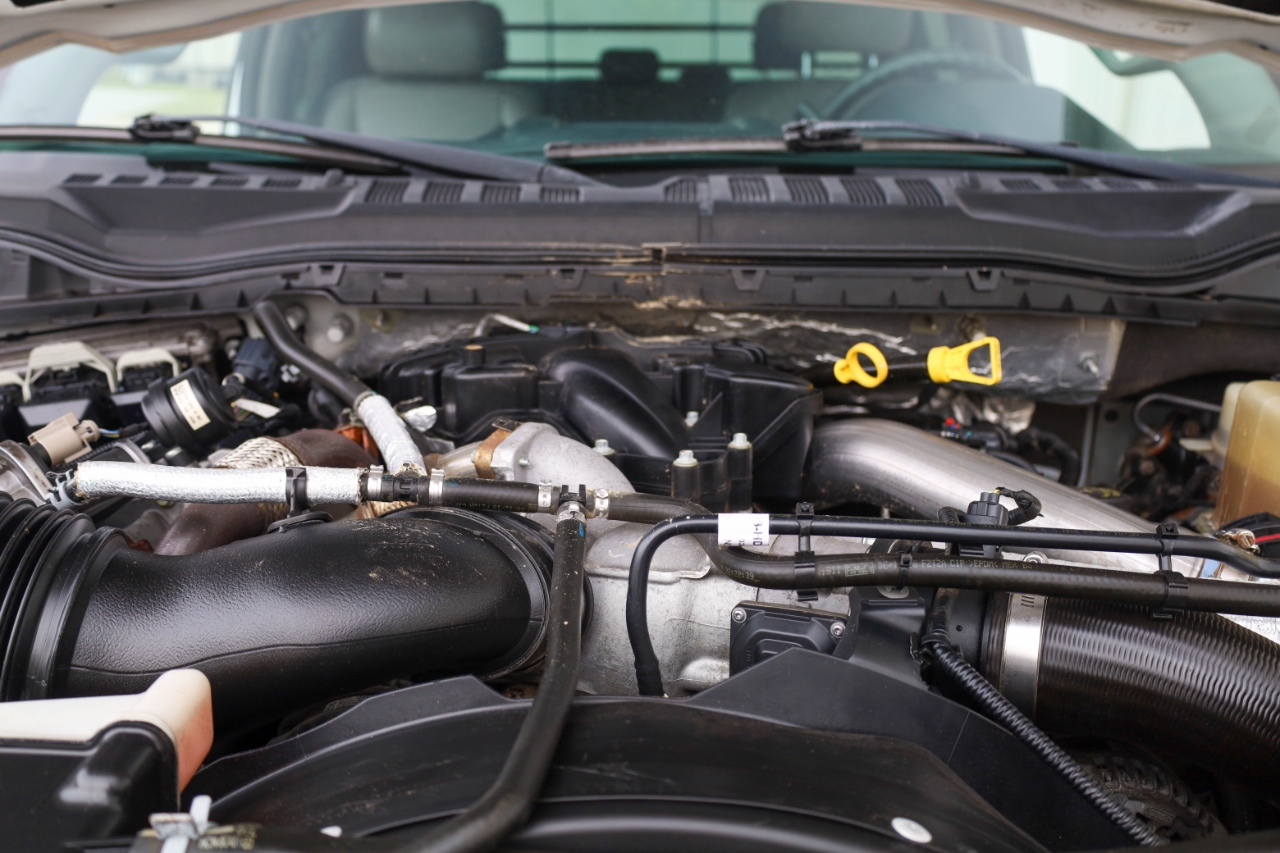 Ford Super Duty F-550 DRW Lariat 4WD Crew Cab 179" WB 60" CA 2018 Ford Super Duty F-550 DRW Lariat 4WD Crew Cab 179" WB 60" CA 2018