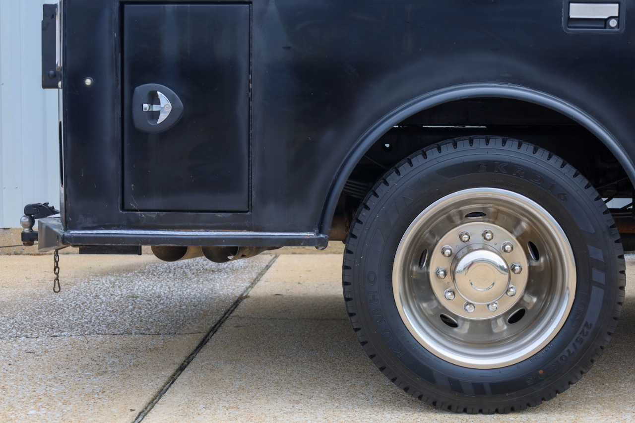 Ford Super Duty F-550 DRW Lariat 4WD Crew Cab 179" WB 60" CA 2018 Ford Super Duty F-550 DRW Lariat 4WD Crew Cab 179" WB 60" CA 2018