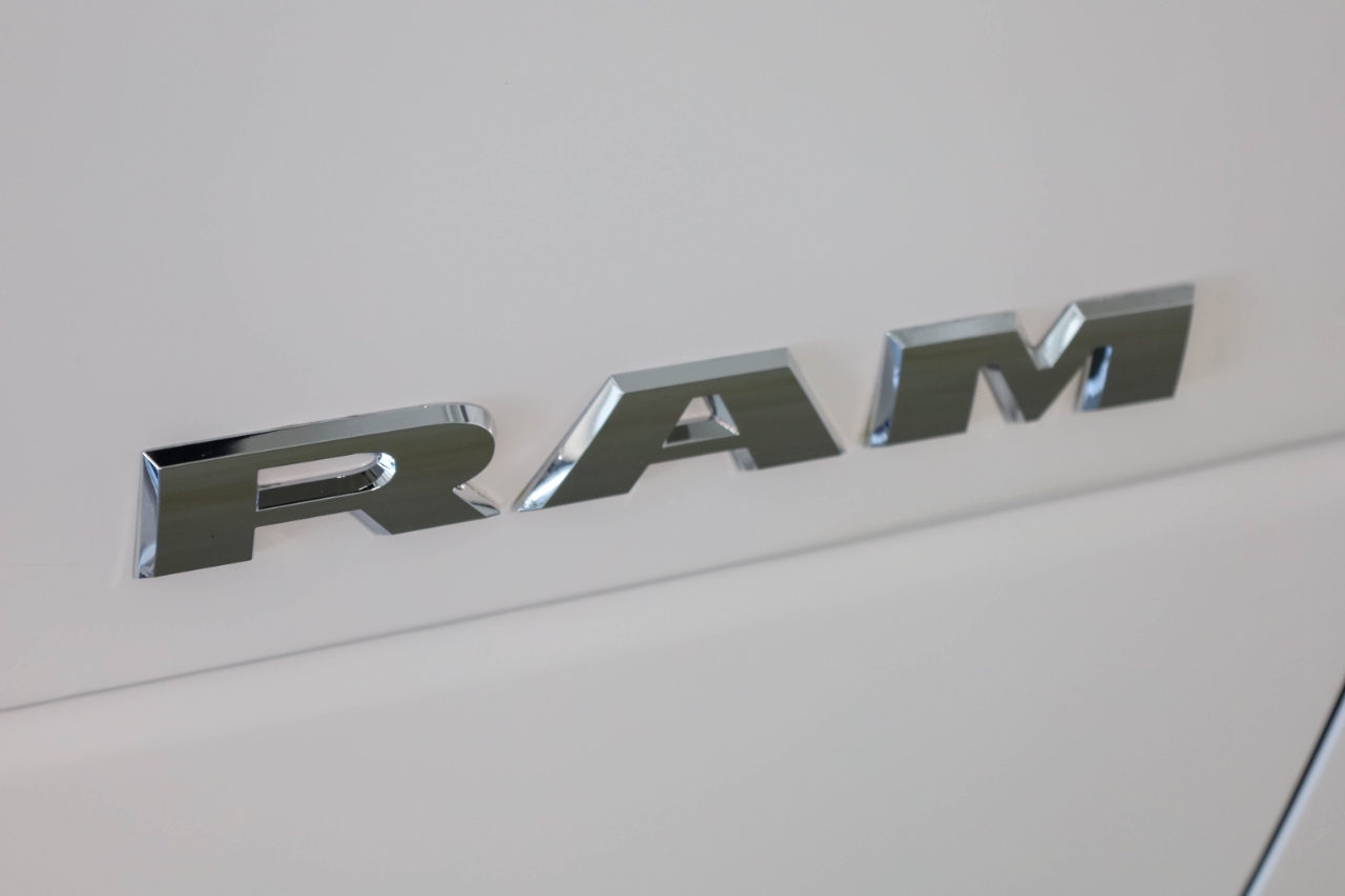 RAM 2500 Laramie 4x4 Crew Cab 6'4" Box 2023 RAM 2500 Laramie 4x4 Crew Cab 6'4" Box 2023