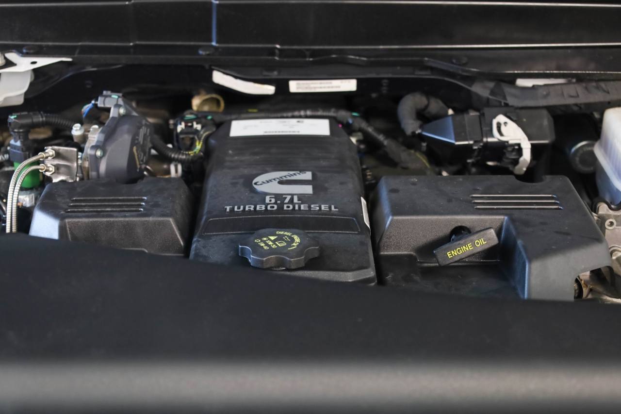 RAM 2500 Laramie 4x4 Crew Cab 6'4" Box 2023 RAM 2500 Laramie 4x4 Crew Cab 6'4" Box 2023