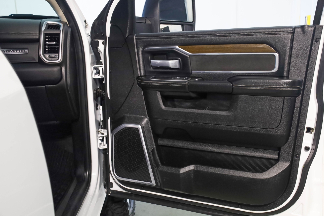 RAM 2500 Laramie 4x4 Crew Cab 6'4" Box 2023 RAM 2500 Laramie 4x4 Crew Cab 6'4" Box 2023