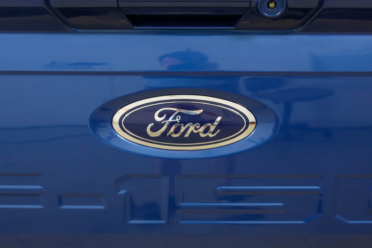 Ford F-150 Lariat 2WD SuperCrew 5.5' Box 2022 Ford F-150 Lariat 2WD SuperCrew 5.5' Box 2022