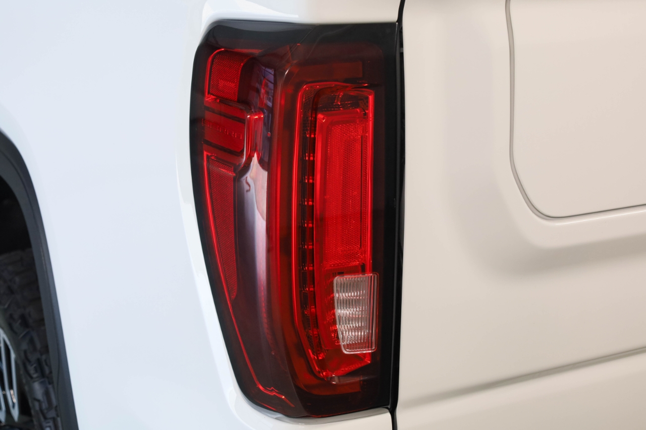 GMC Sierra 1500 4WD Crew Cab 147" AT4 2021