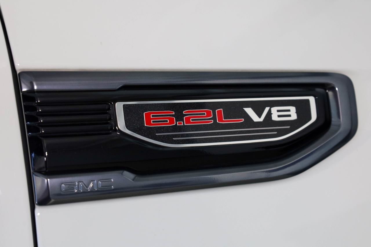 GMC Sierra 1500 4WD Crew Cab 147" AT4 2021