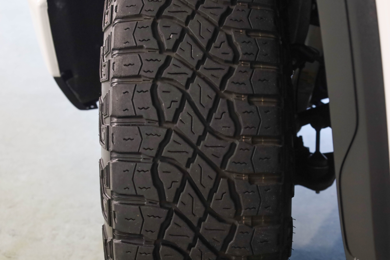 GMC Sierra 1500 4WD Crew Cab 147" AT4 2021