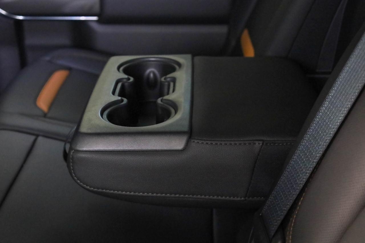 GMC Sierra 1500 4WD Crew Cab 147" AT4 2021