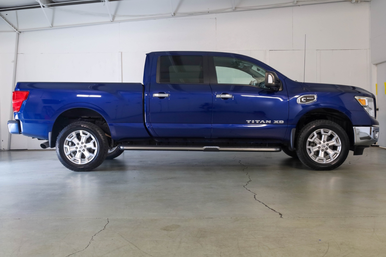 Nissan Titan XD 4x4 Diesel Crew Cab SV 2019 Nissan Titan XD 4x4 Diesel Crew Cab SV 2019