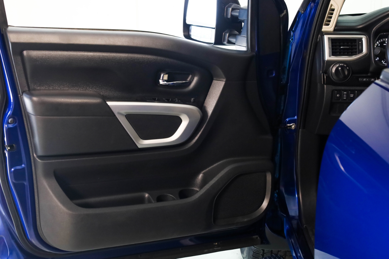 Nissan Titan XD 4x4 Diesel Crew Cab SV 2019