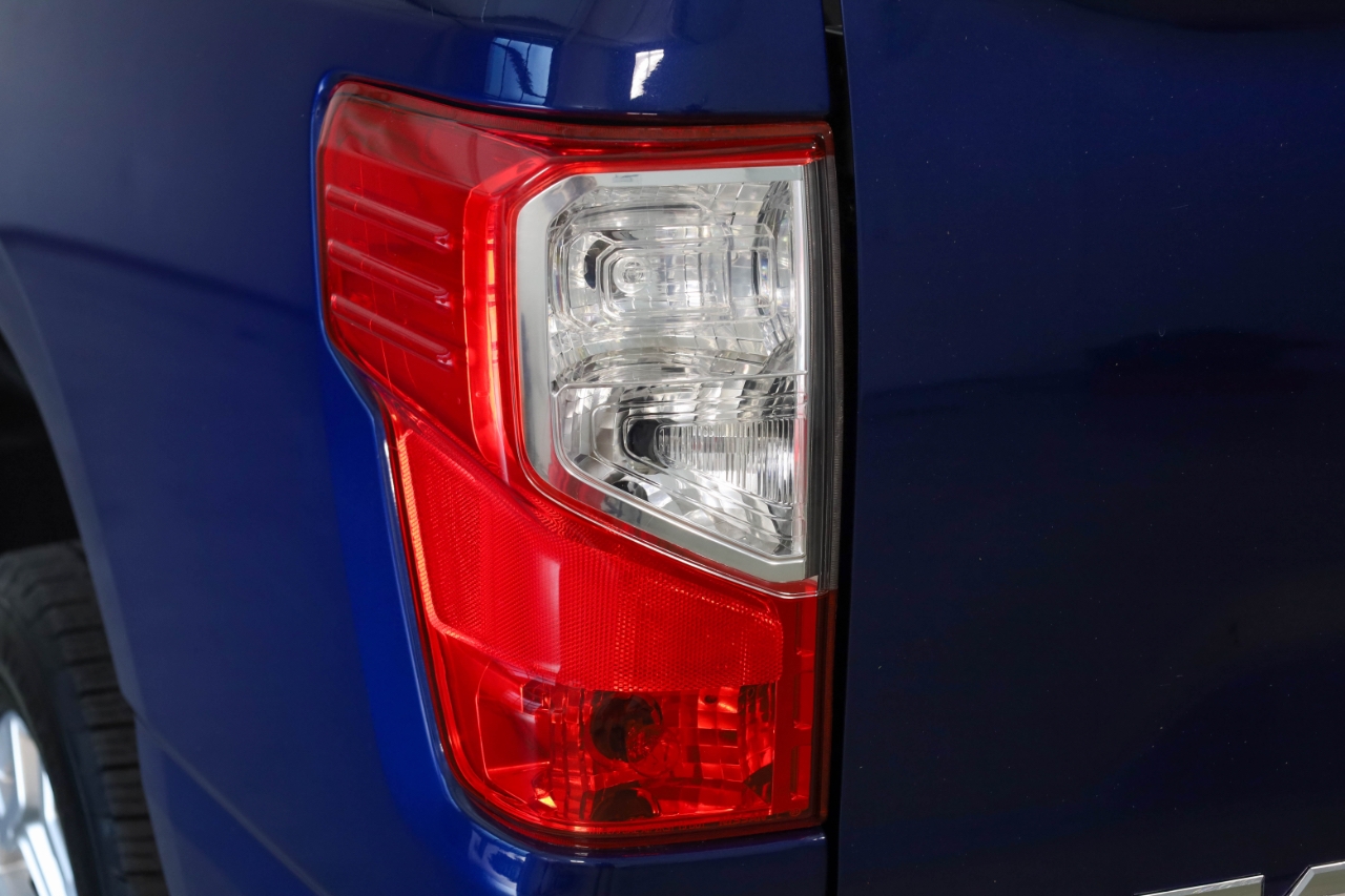 Nissan Titan XD 4x4 Diesel Crew Cab SV 2019