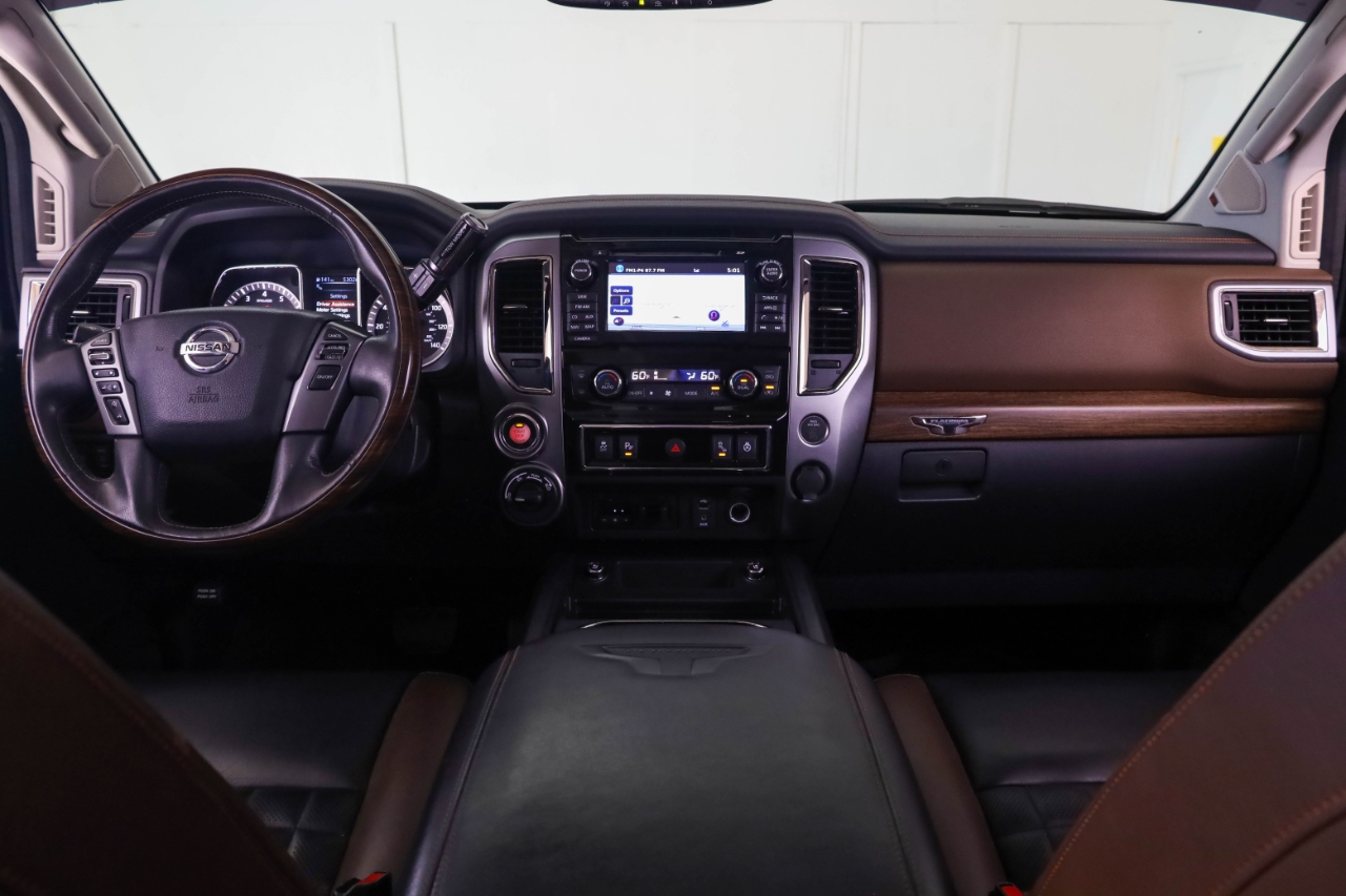 Nissan Titan 4x4 Crew Cab Platinum Reserve 2017