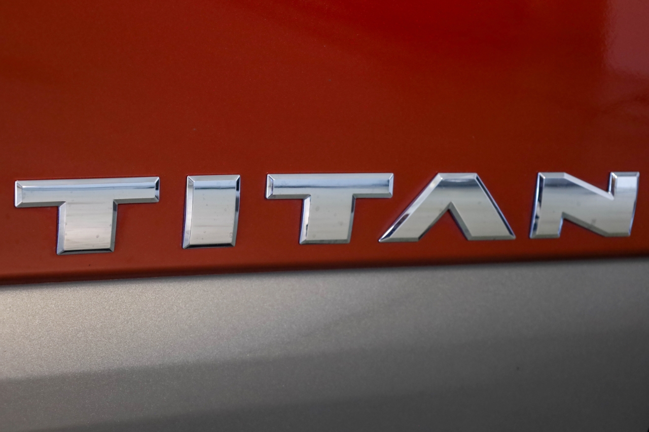 Nissan Titan 4x4 Crew Cab Platinum Reserve 2017