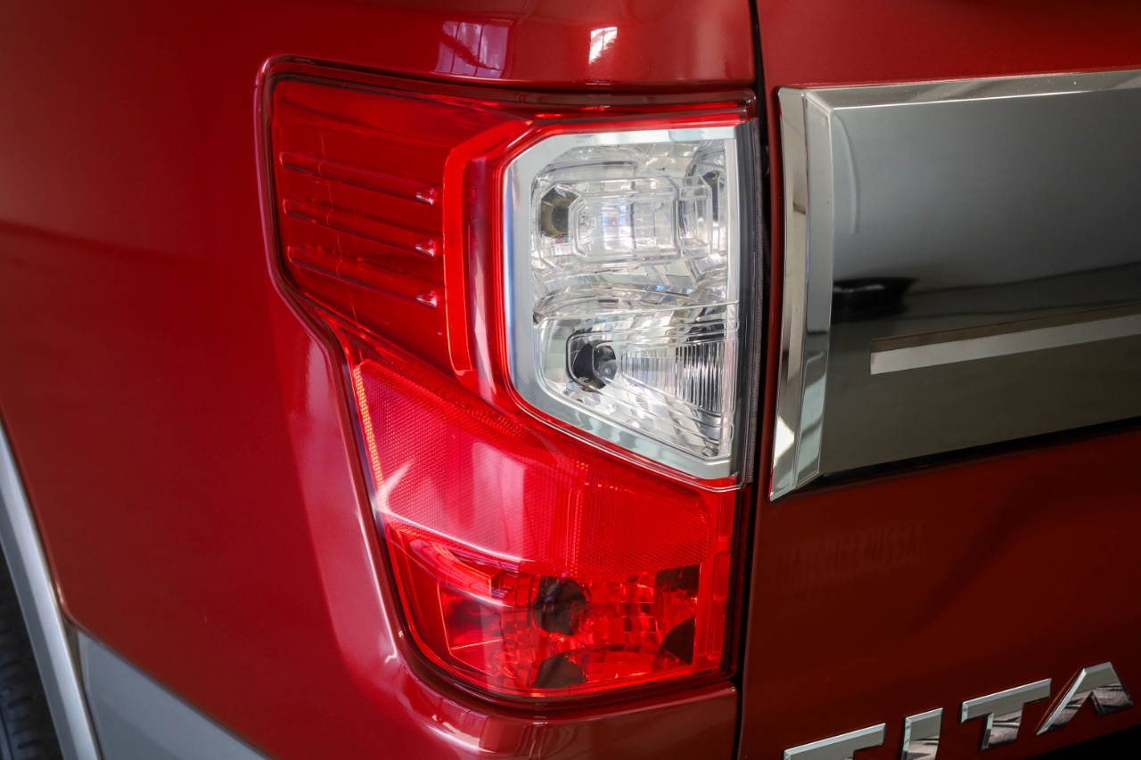 Nissan Titan 4x4 Crew Cab Platinum Reserve 2017