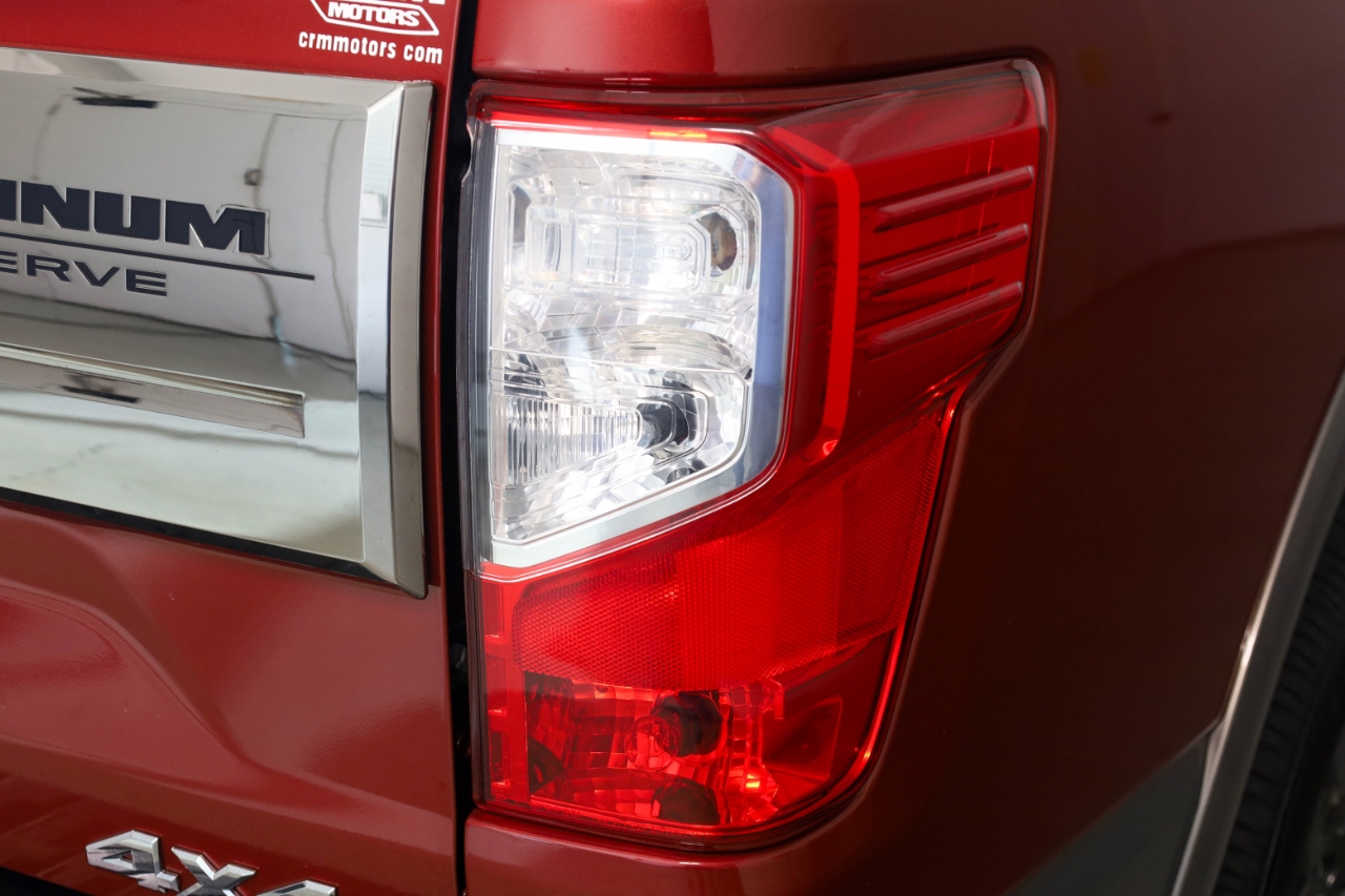 Nissan Titan 4x4 Crew Cab Platinum Reserve 2017