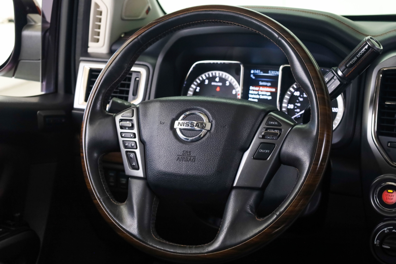 Nissan Titan 4x4 Crew Cab Platinum Reserve 2017