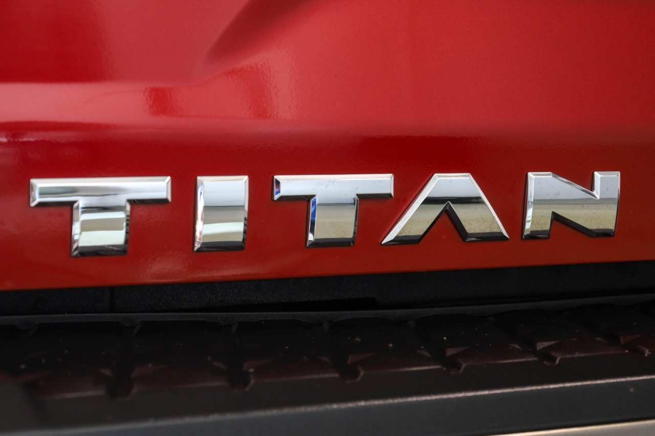 Nissan Titan 4x4 Crew Cab Platinum Reserve 2017