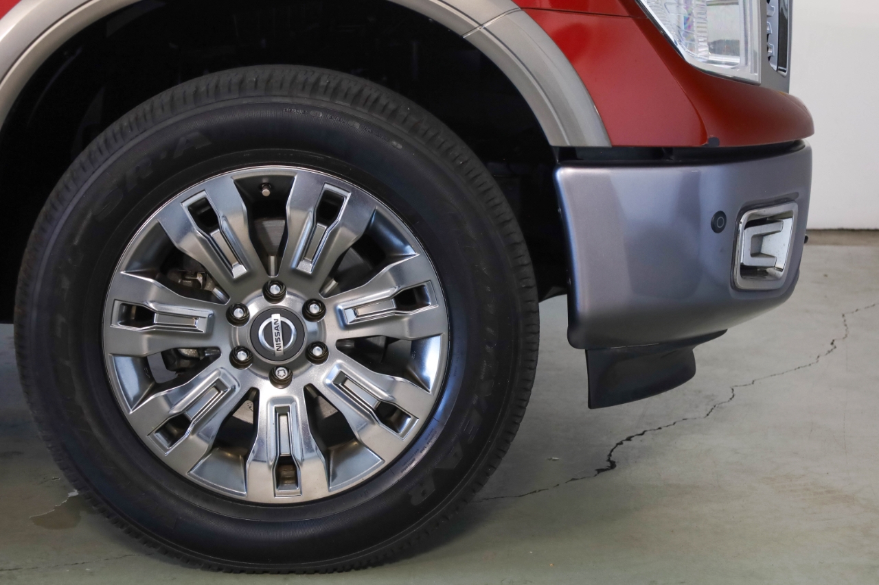 Nissan Titan 4x4 Crew Cab Platinum Reserve 2017
