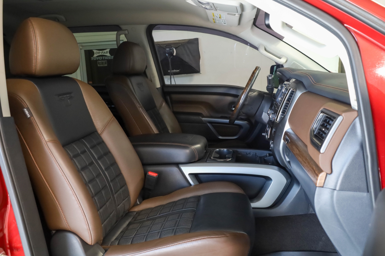 Nissan Titan 4x4 Crew Cab Platinum Reserve 2017