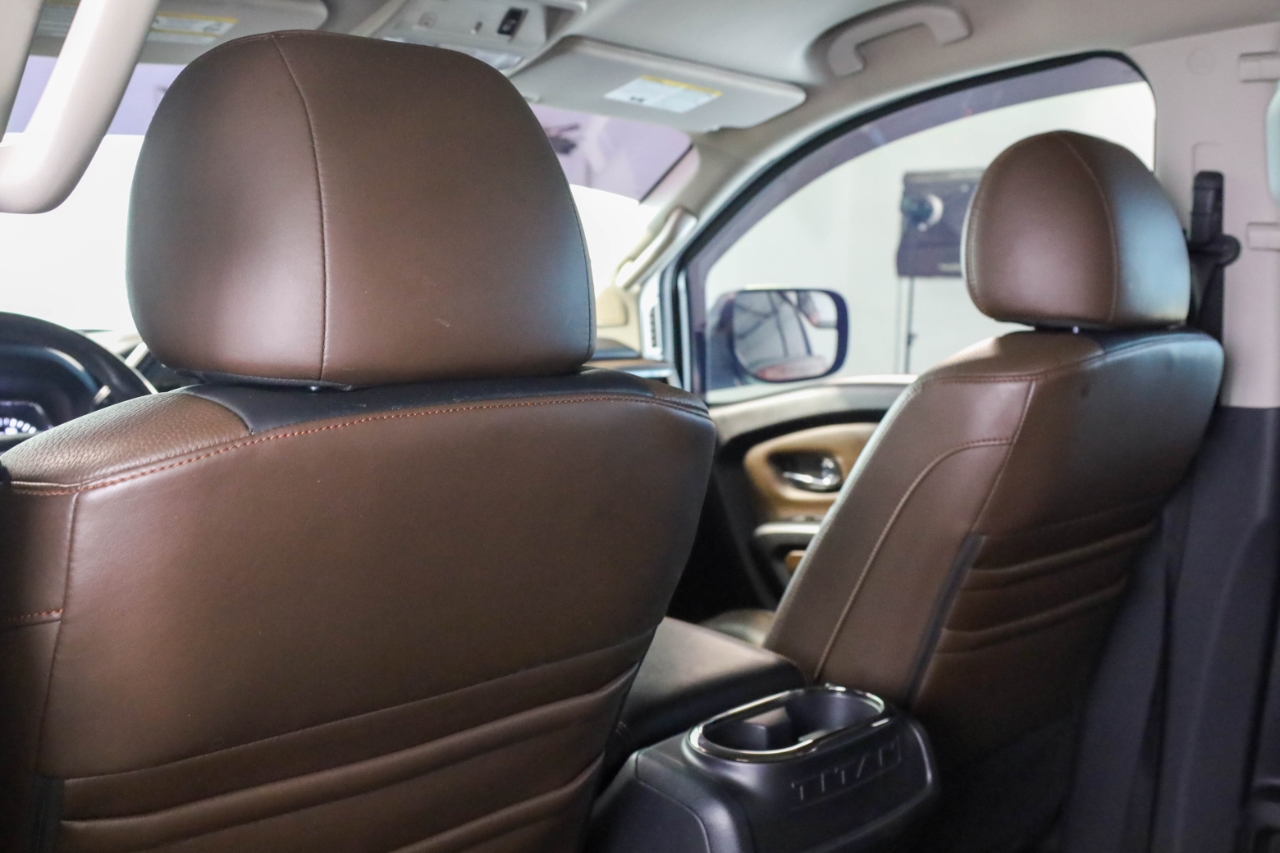 Nissan Titan 4x4 Crew Cab Platinum Reserve 2017