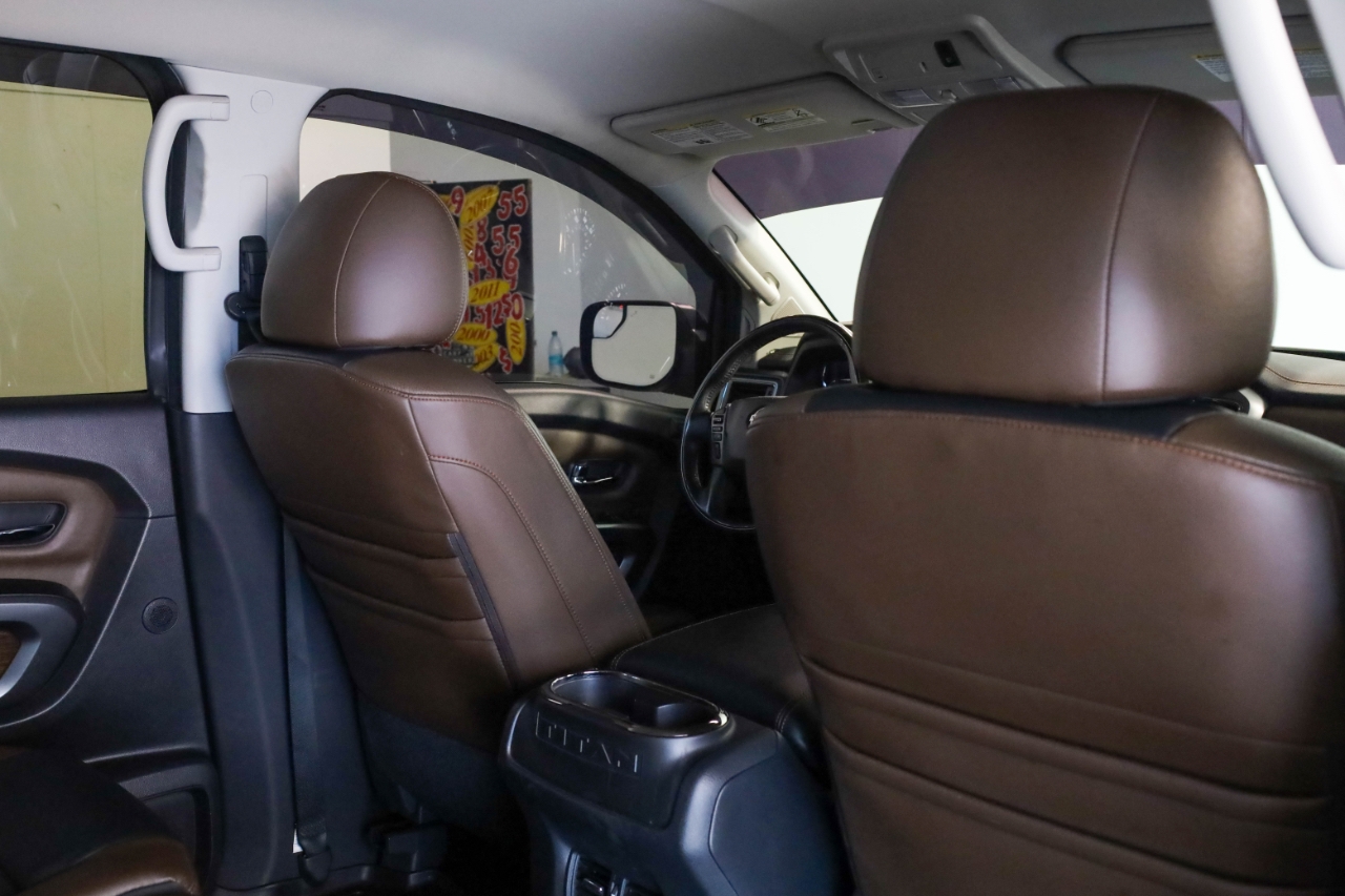 Nissan Titan 4x4 Crew Cab Platinum Reserve 2017