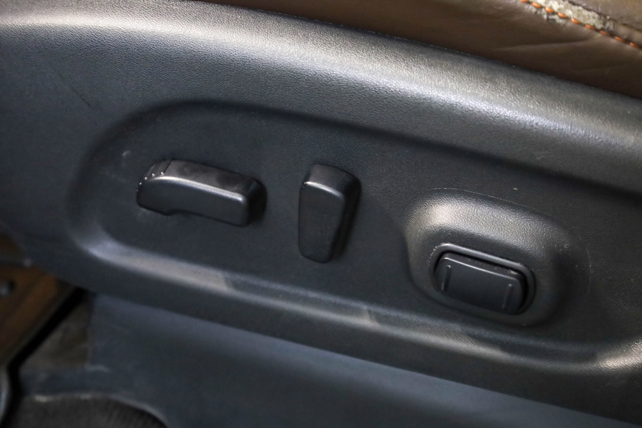 Nissan Titan 4x4 Crew Cab Platinum Reserve 2017