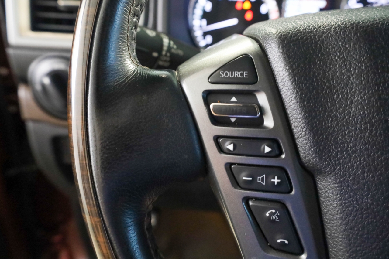 Nissan Titan 4x4 Crew Cab Platinum Reserve 2017