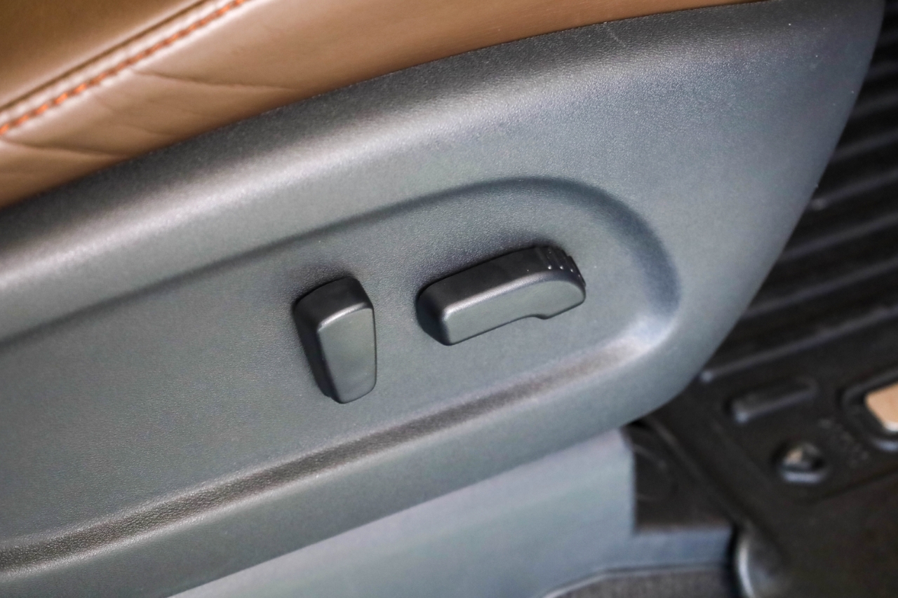 Nissan Titan 4x4 Crew Cab Platinum Reserve 2017