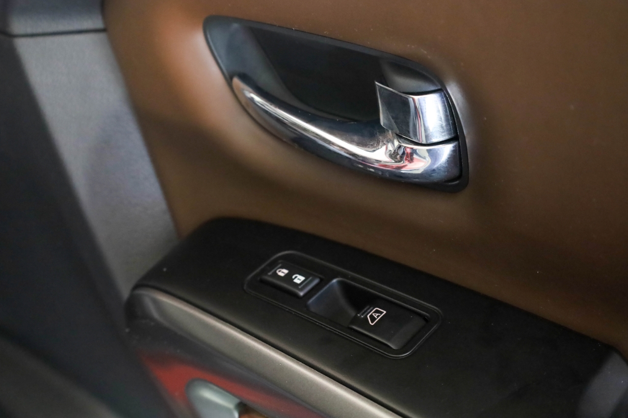 Nissan Titan 4x4 Crew Cab Platinum Reserve 2017