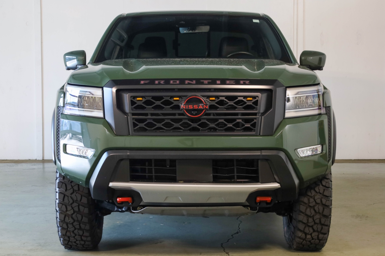 Nissan Frontier Crew Cab 4x4 PRO-4X Auto *Ltd Avail* 2023