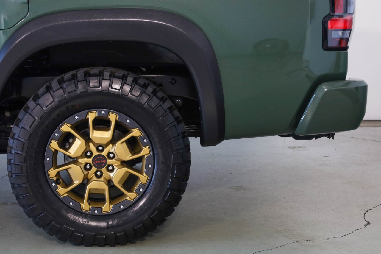 Nissan Frontier Crew Cab 4x4 PRO-4X Auto *Ltd Avail* 2023