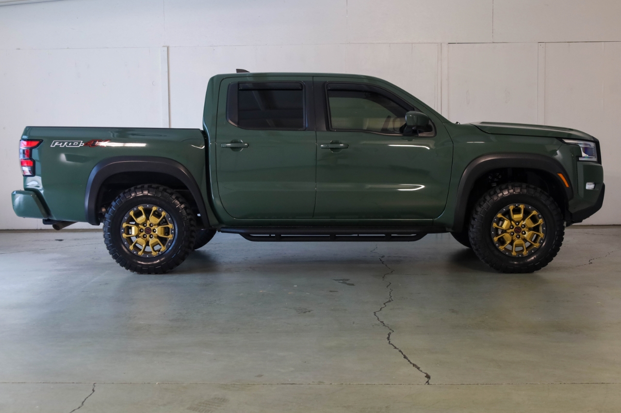 Nissan Frontier Crew Cab 4x4 PRO-4X Auto *Ltd Avail* 2023