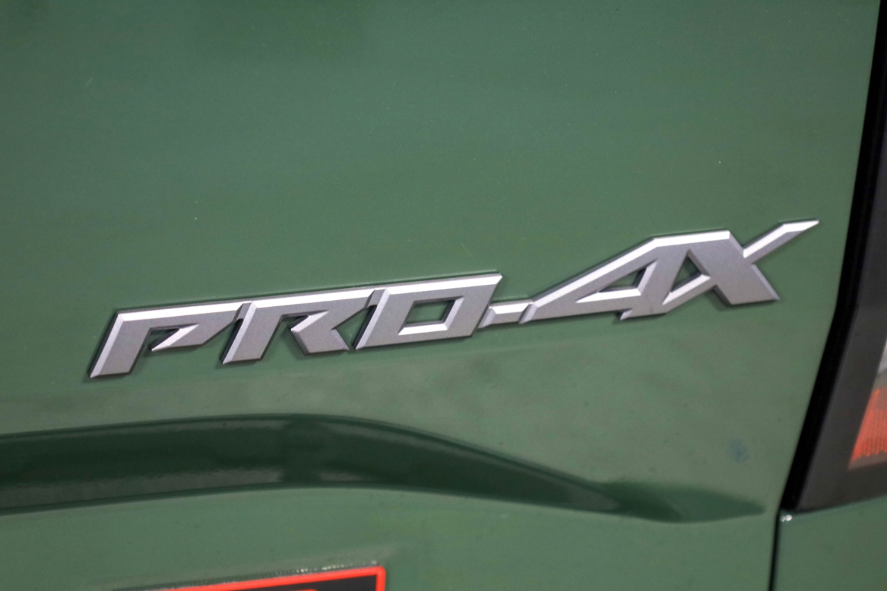 Nissan Frontier Crew Cab 4x4 PRO-4X Auto *Ltd Avail* 2023