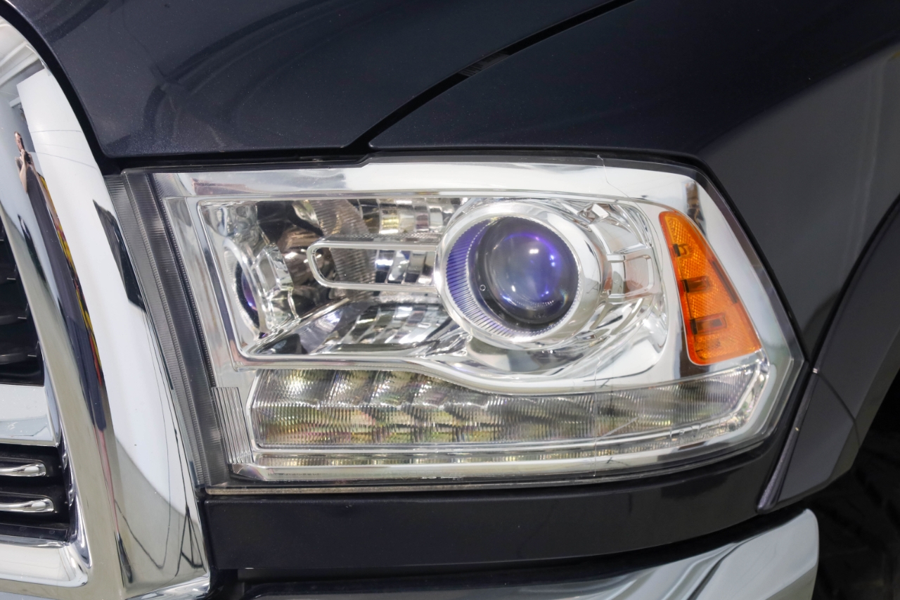 RAM 2500 Limited 4x4 Mega Cab 6'4" Box 2018 RAM 2500 Limited 4x4 Mega Cab 6'4" Box 2018