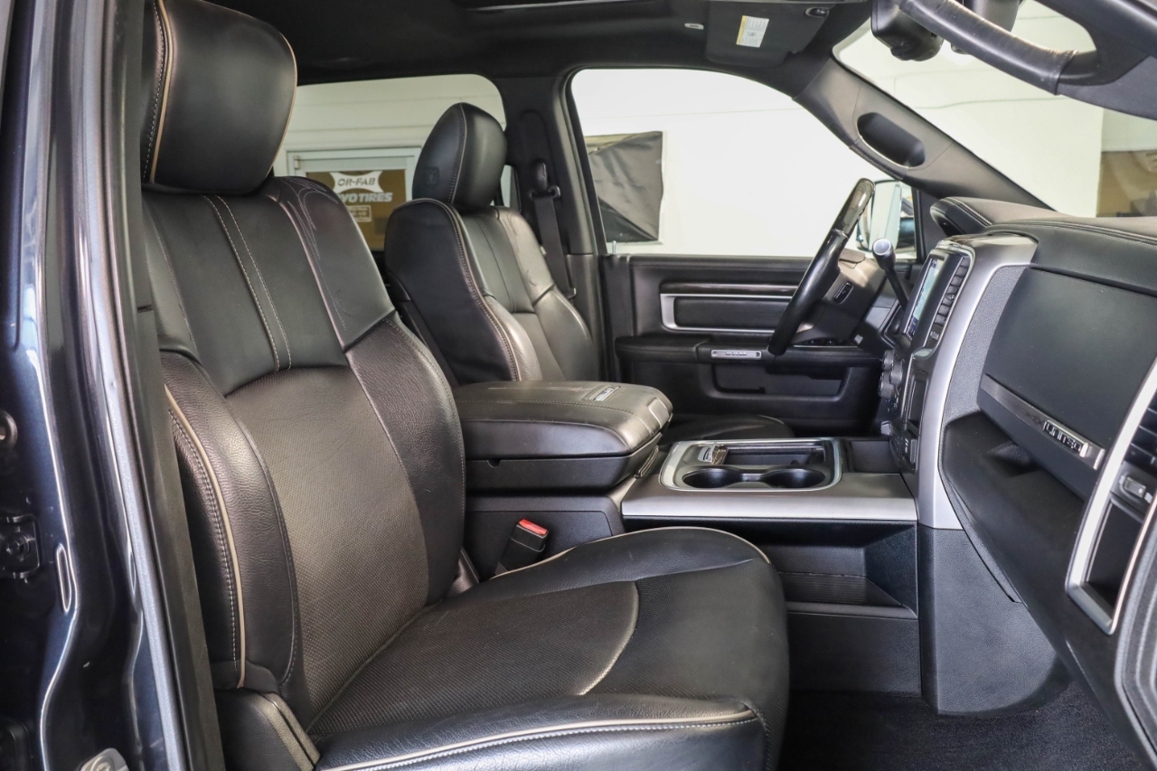 RAM 2500 Limited 4x4 Mega Cab 6'4" Box 2018 RAM 2500 Limited 4x4 Mega Cab 6'4" Box 2018