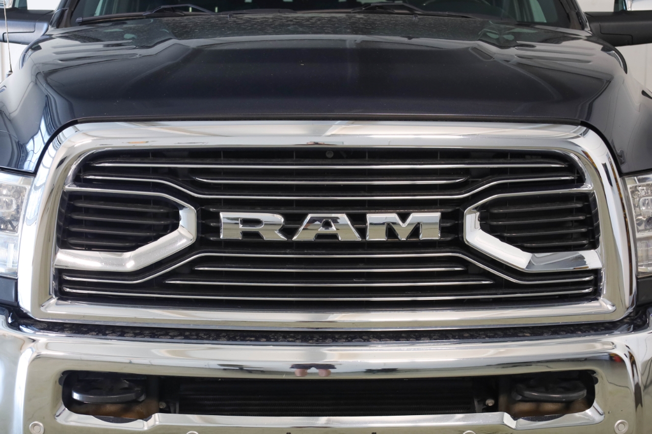 RAM 2500 Limited 4x4 Mega Cab 6'4" Box 2018 RAM 2500 Limited 4x4 Mega Cab 6'4" Box 2018