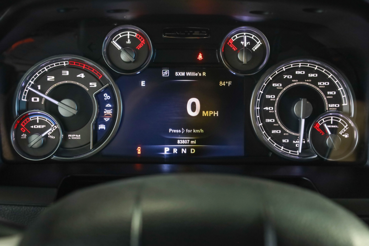 RAM 2500 Limited 4x4 Mega Cab 6'4" Box 2018 RAM 2500 Limited 4x4 Mega Cab 6'4" Box 2018