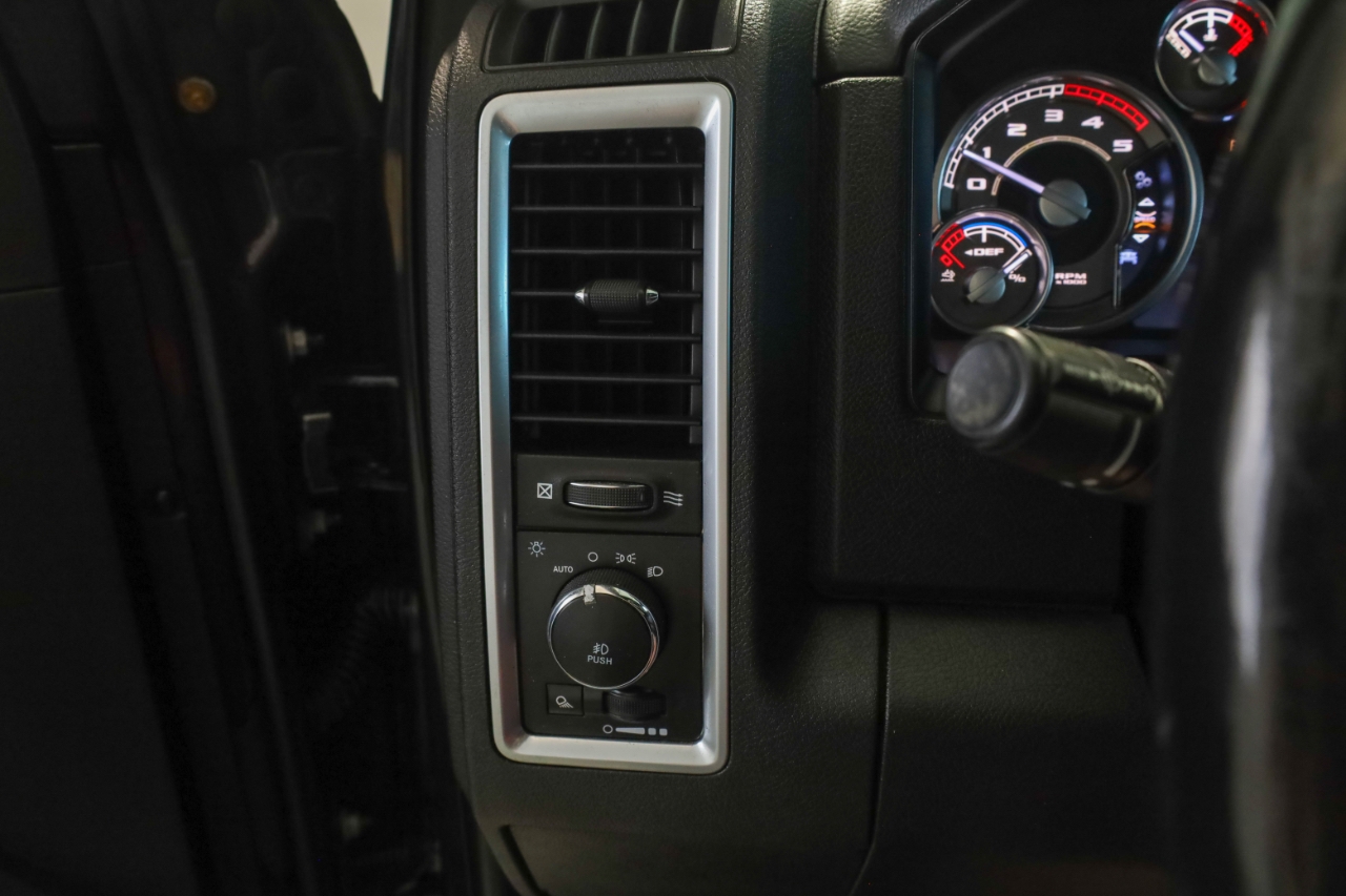 RAM 2500 Limited 4x4 Mega Cab 6'4" Box 2018 RAM 2500 Limited 4x4 Mega Cab 6'4" Box 2018