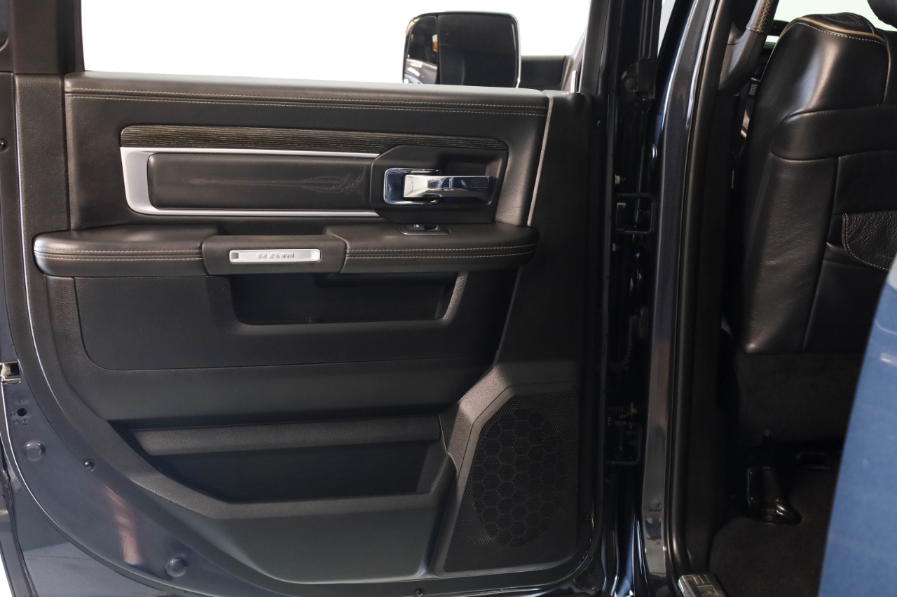 RAM 2500 Limited 4x4 Mega Cab 6'4" Box 2018 RAM 2500 Limited 4x4 Mega Cab 6'4" Box 2018