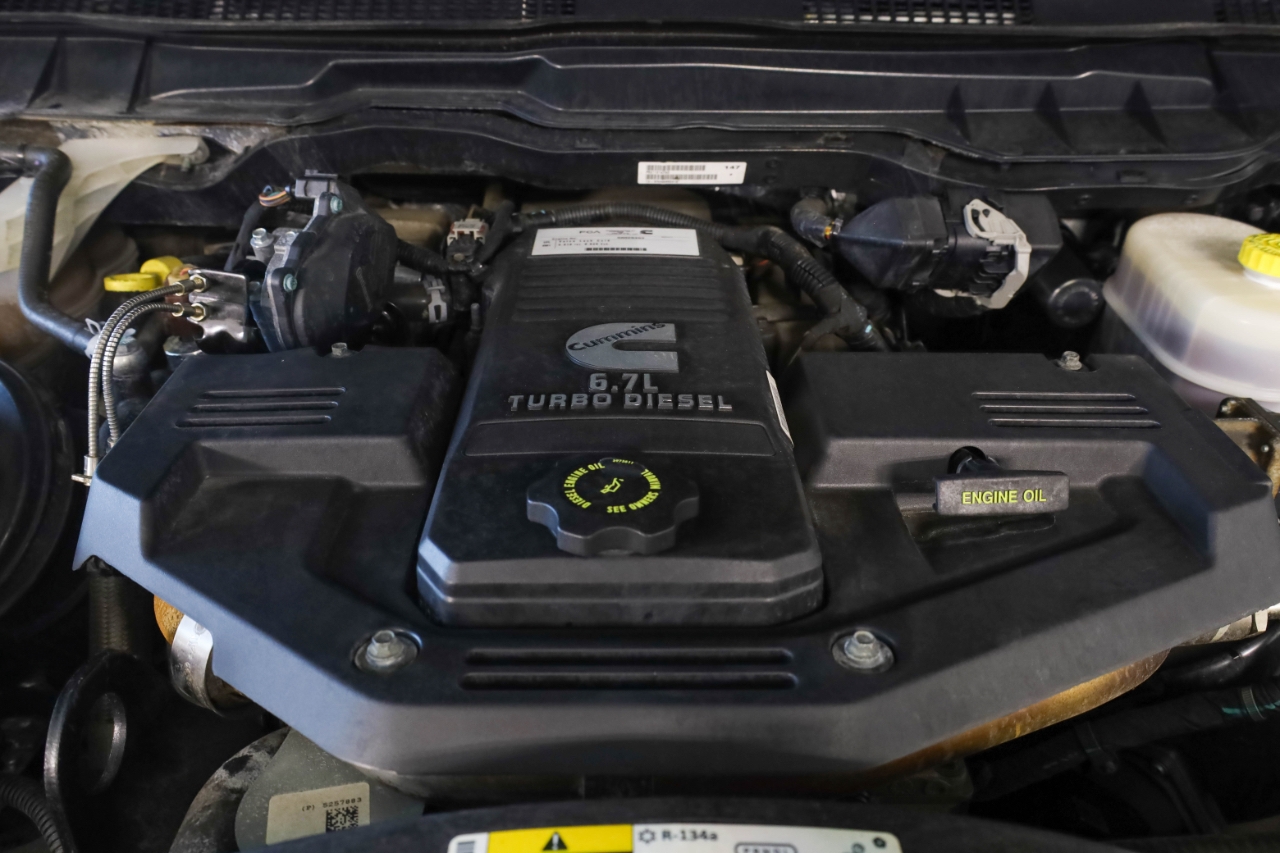 RAM 2500 Limited 4x4 Mega Cab 6'4" Box 2018 RAM 2500 Limited 4x4 Mega Cab 6'4" Box 2018