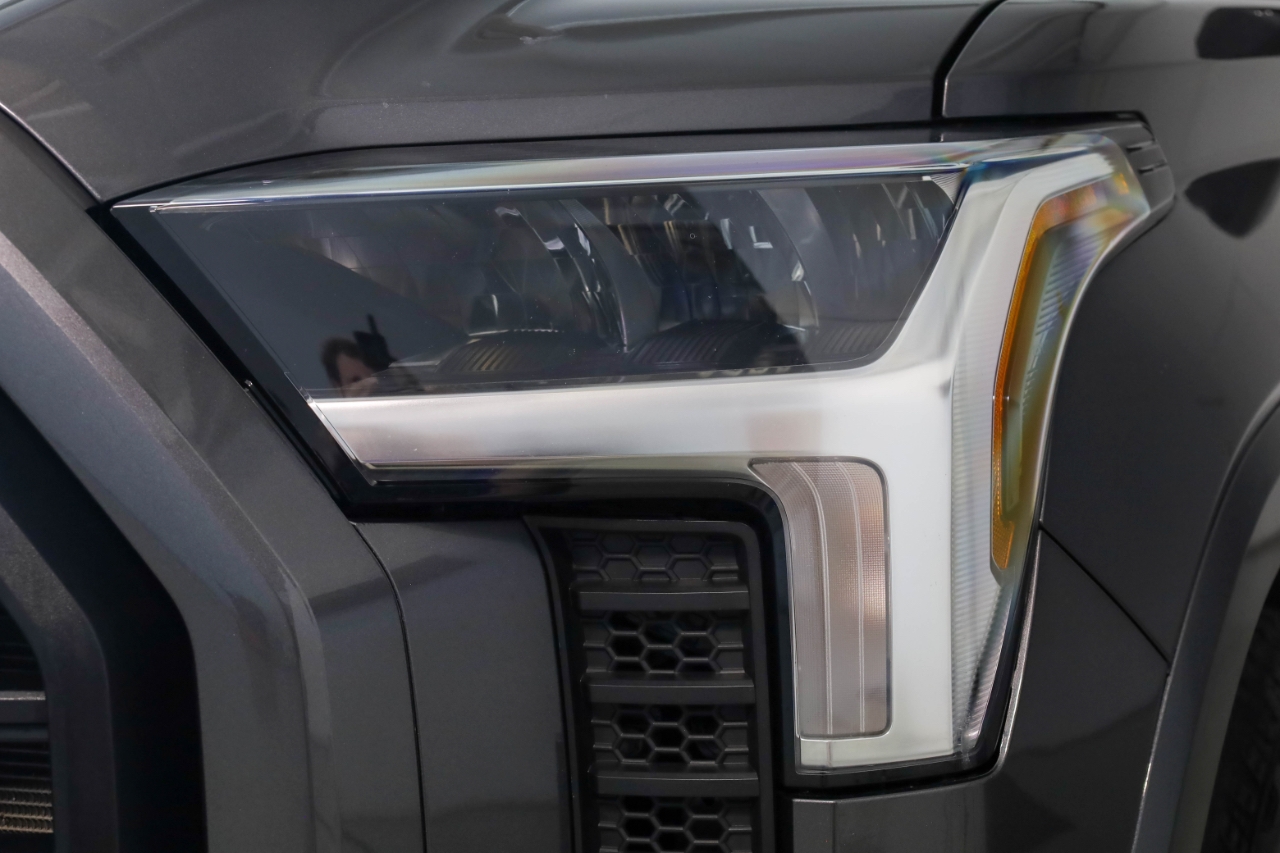 Toyota Tundra 4WD SR5 CrewMax 5.5' Bed (Natl) 2023