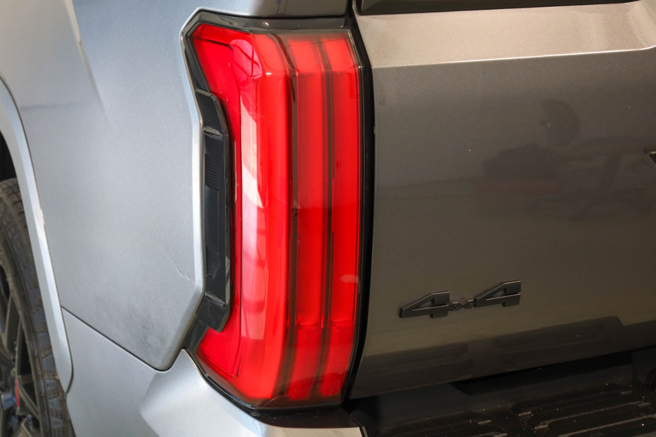 Toyota Tundra 4WD SR5 CrewMax 5.5' Bed (Natl) 2023