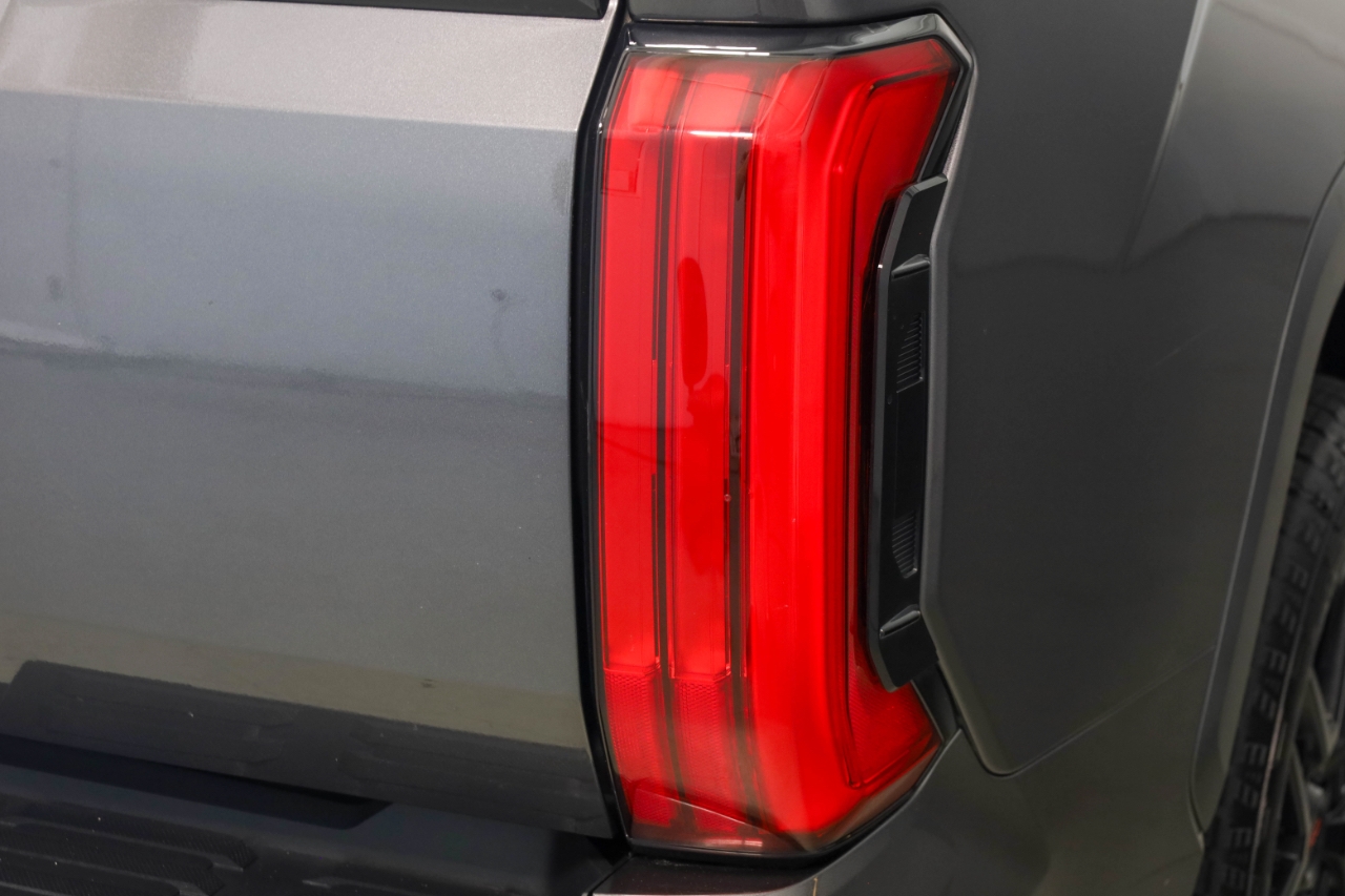 Toyota Tundra 4WD SR5 CrewMax 5.5' Bed (Natl) 2023