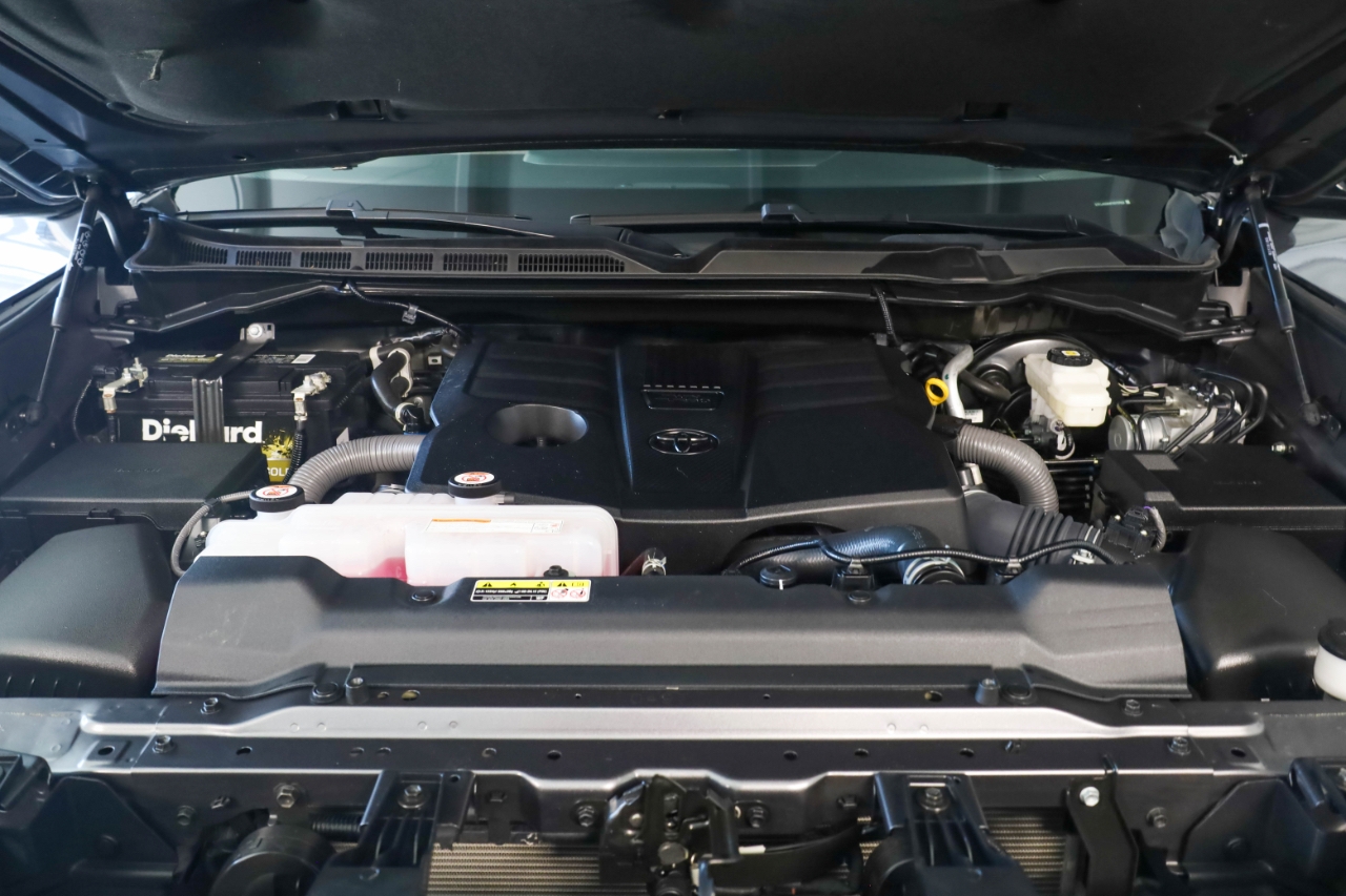 Toyota Tundra 4WD SR5 CrewMax 5.5' Bed (Natl) 2023