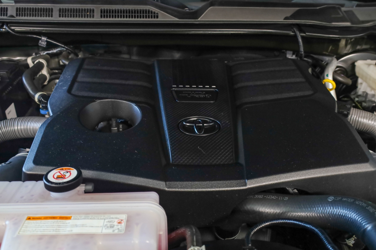 Toyota Tundra 4WD SR5 CrewMax 5.5' Bed (Natl) 2023