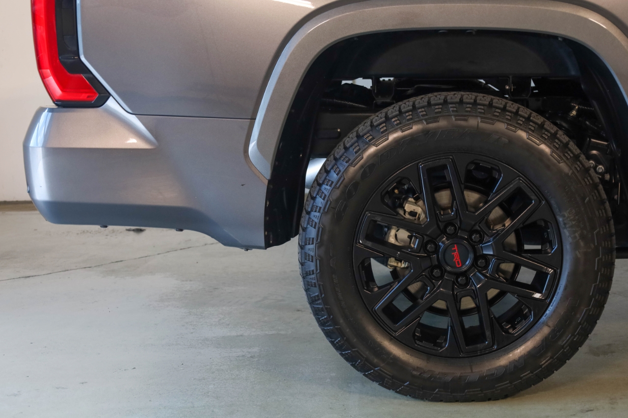 Toyota Tundra 4WD SR5 CrewMax 5.5' Bed (Natl) 2023