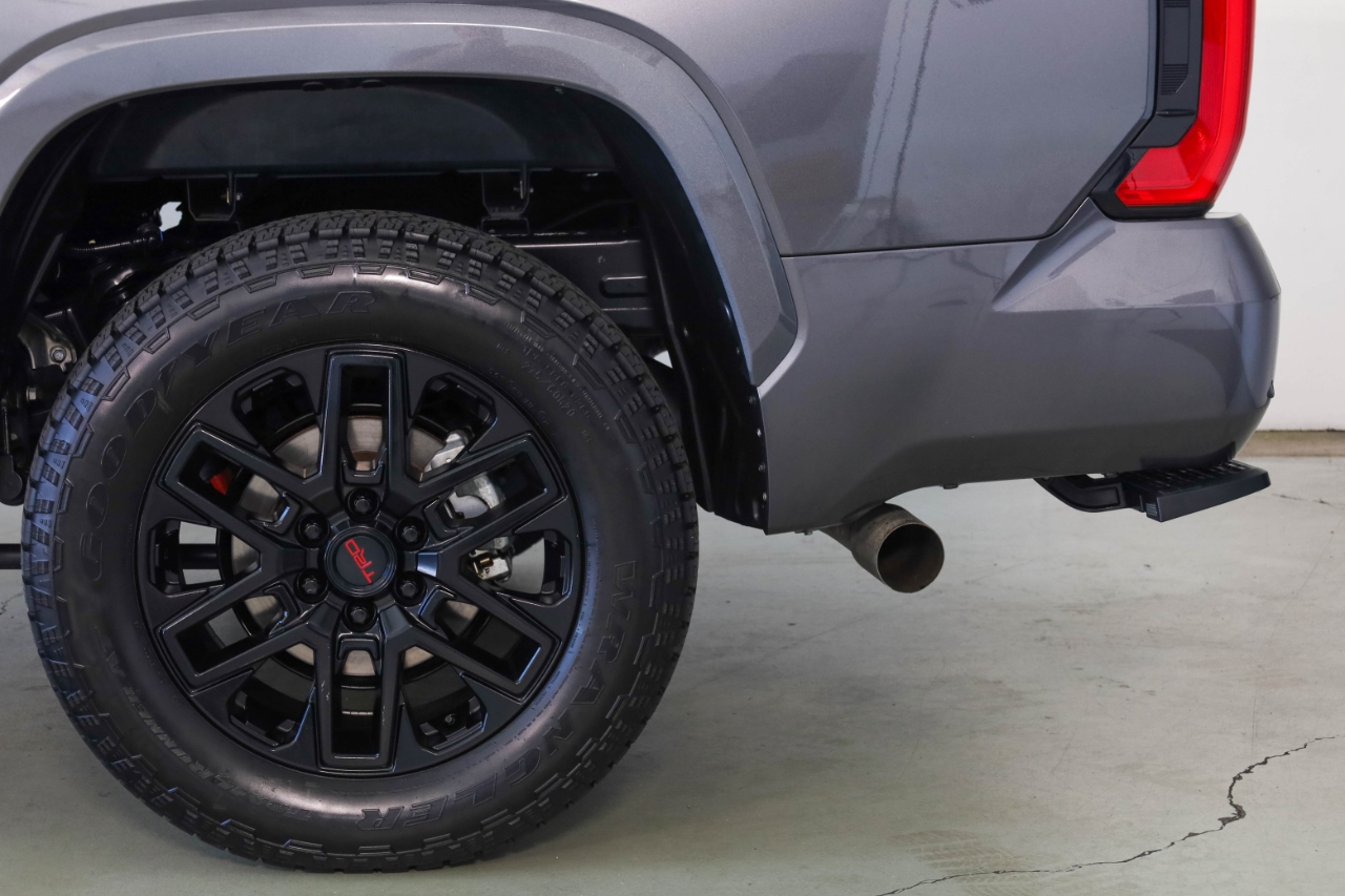 Toyota Tundra 4WD SR5 CrewMax 5.5' Bed (Natl) 2023