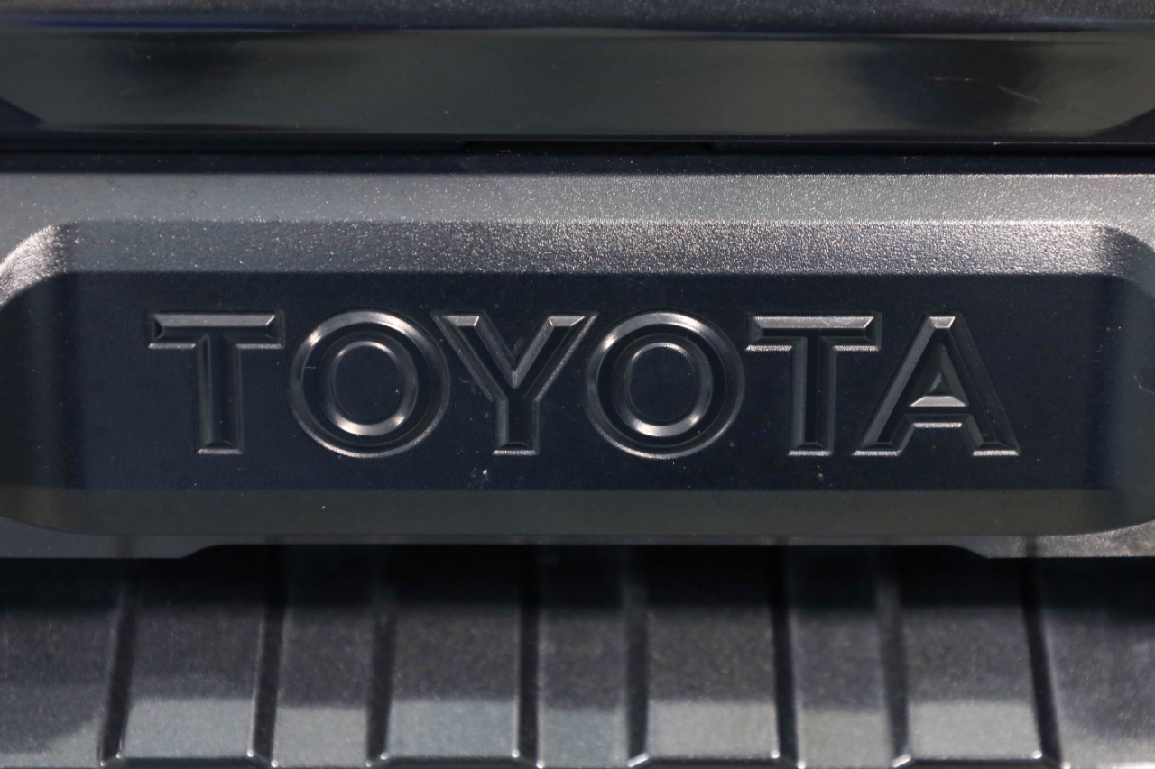 Toyota Tundra 4WD SR5 CrewMax 5.5' Bed (Natl) 2023