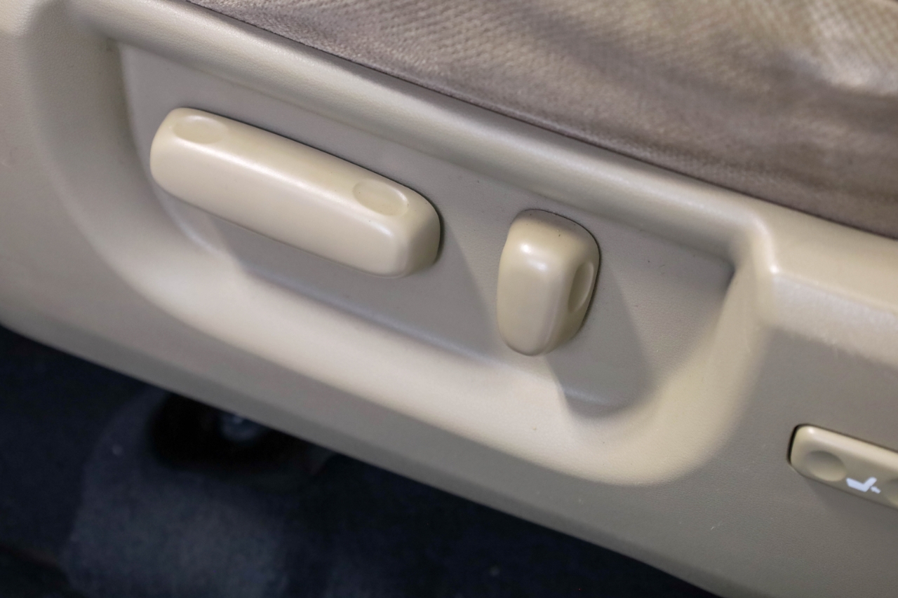 Toyota Tundra 4WD Truck Double Cab 5.7L FFV V8 6-Spd AT (Natl) 2013 Toyota Tundra 4WD Truck Double Cab 5.7L FFV V8 6-Spd AT (Natl) 2013