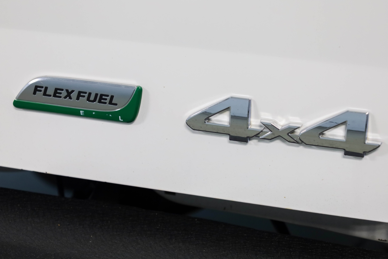 Toyota Tundra 4WD Truck Double Cab 5.7L FFV V8 6-Spd AT (Natl) 2013 Toyota Tundra 4WD Truck Double Cab 5.7L FFV V8 6-Spd AT (Natl) 2013