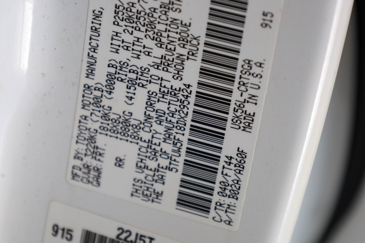 Toyota Tundra 4WD Truck Double Cab 5.7L FFV V8 6-Spd AT (Natl) 2013 Toyota Tundra 4WD Truck Double Cab 5.7L FFV V8 6-Spd AT (Natl) 2013