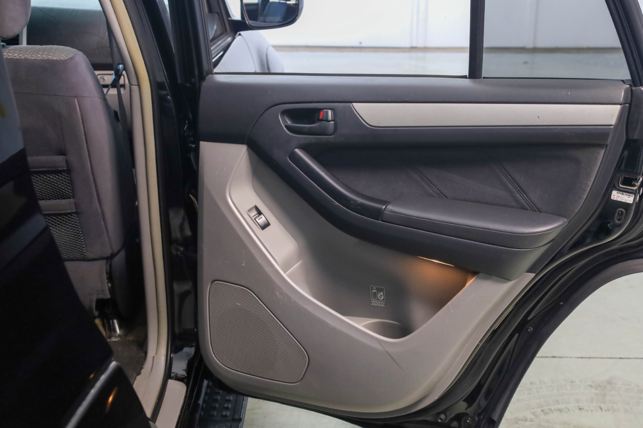 Toyota 4Runner 4dr SR5 V8 Auto (Natl) 2005 Toyota 4Runner 4dr SR5 V8 Auto (Natl) 2005